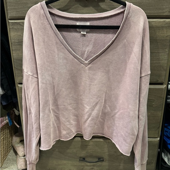 American Eagle Outfitters Lavender V-Neck Sweatshirt - Picture 1 of 3
